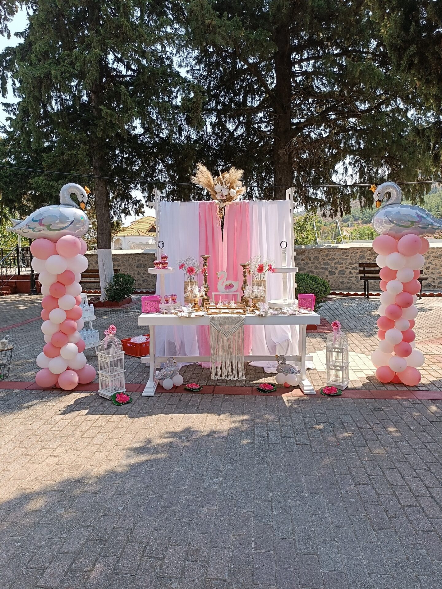 374769544_6292053810920033_6327406974419159805_n SWEETS FLOWERS AND SWANS ΓΙΑ ΤΗΝΒΑΠΤΙΣΗ ΤΗΣ ΝΙΚΟΛΕΤΑΣ - Image 1
