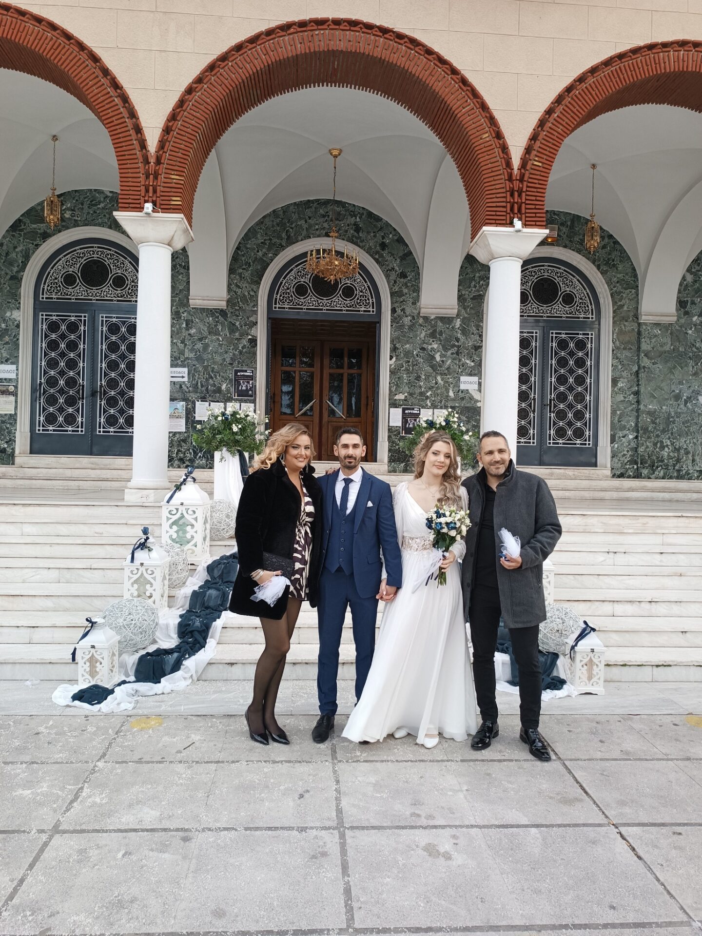 422011813_6892567347535340_1511205554646926934_n ΔΙΑΚΟΣΜΗΣΗ ΧΕΙΜΕΡΙΝΟY ΓΑΜΟY ΣΕ DARK BLUE ΤΟΝΟΥΣ - Image 8