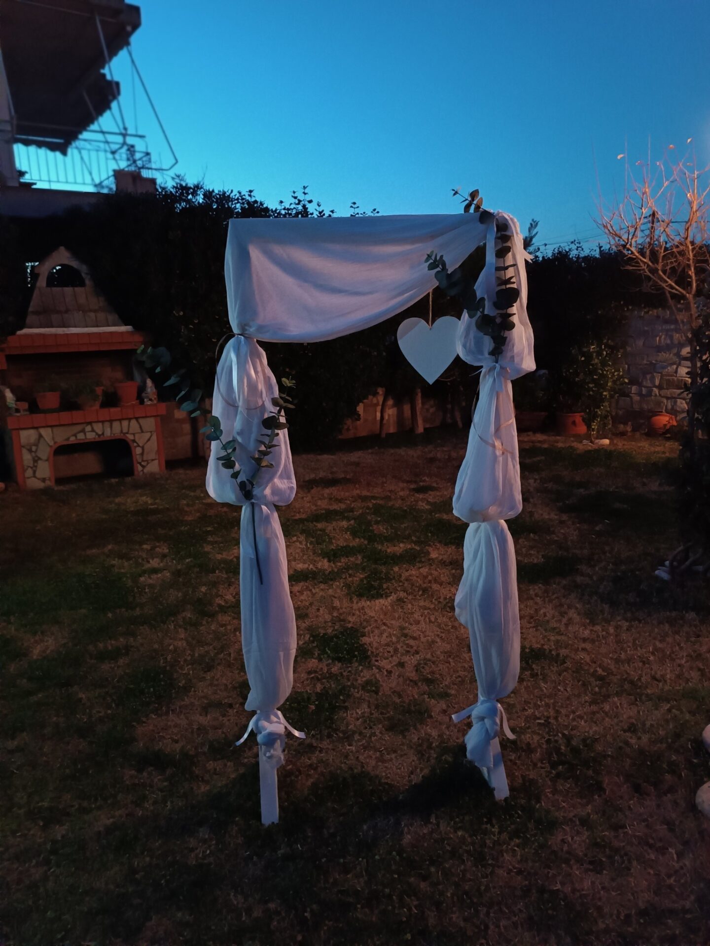 424608334_6872703696188372_1065715632266742837_n ΔΙΑΚΟΣΜΗΣΗ ΑΥΛΗΣ ΣΠΙΤΟΥ ΜΕ ΡΟΜΑΝΤΙΚΗ ΔΙΑΘΕΣΗ - Image 13