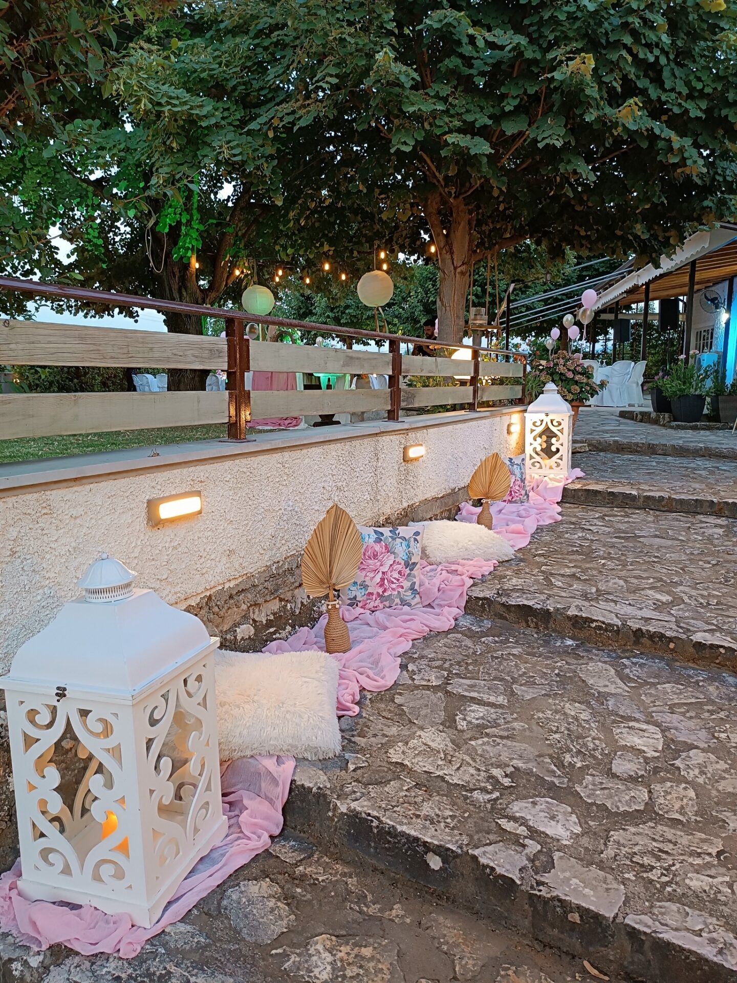450156152_7519653494826719_3969781407360245742_n ΒΑΠΤΙΣΗ ΣΕ ΡΟΖ ΤΟΝΟΥΣ ΜΕ ΑΡΚΟΥΔΑΚΙΑ ΚΑΙ ΓΛΥΚΕΣ ΛΕΠΤΟΜΕΡΕΙΕΣ ΓΙΑ ΤΗΝ ΜΑΡΙΛΙΑ - Image 19